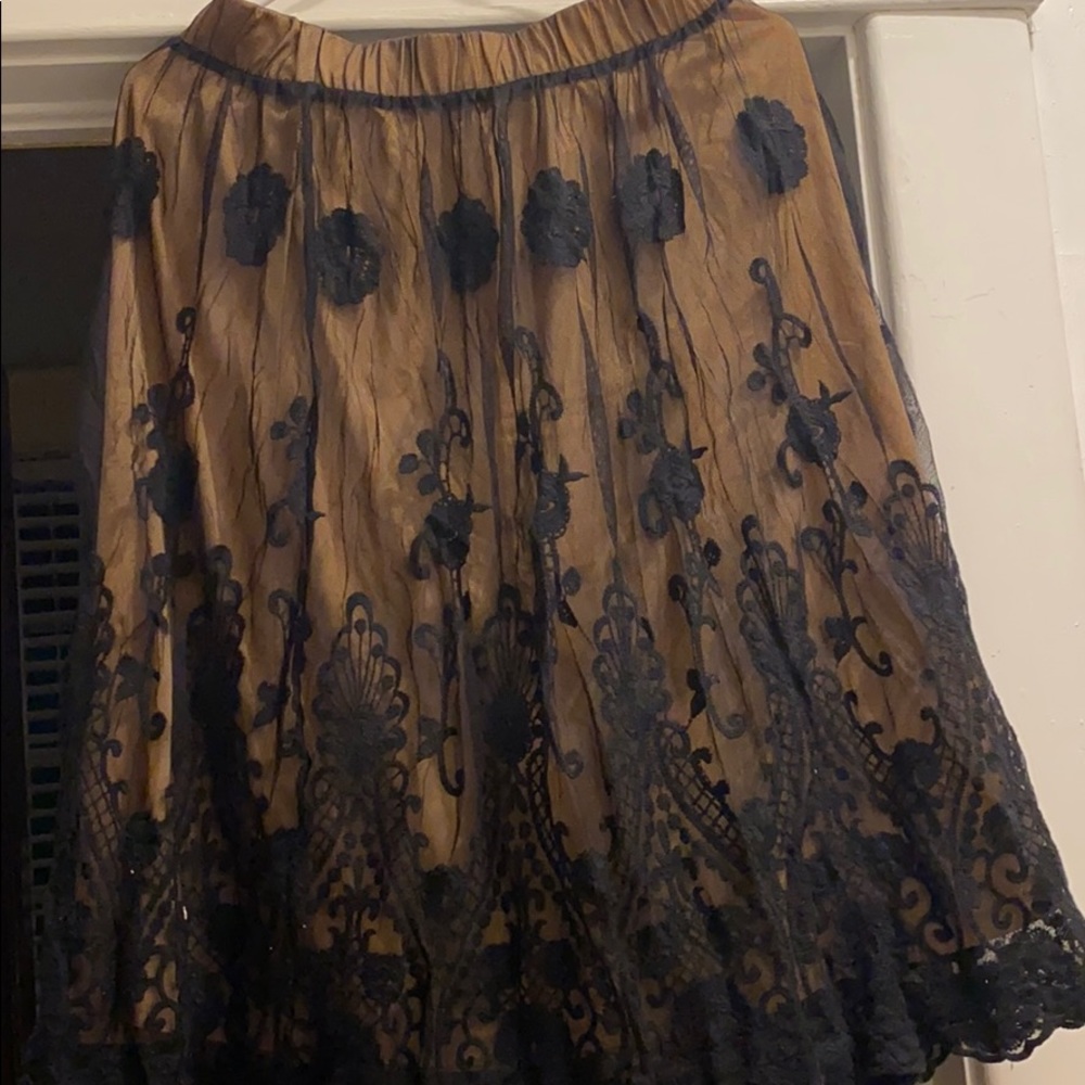 A black knit skirt